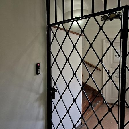 50 People Apartment Krakow Luaran gambar