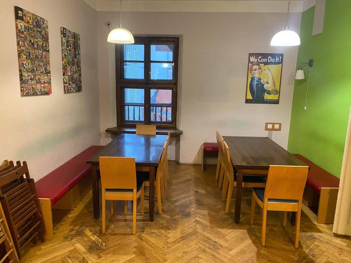 50 People Apartment Krakow Luaran gambar